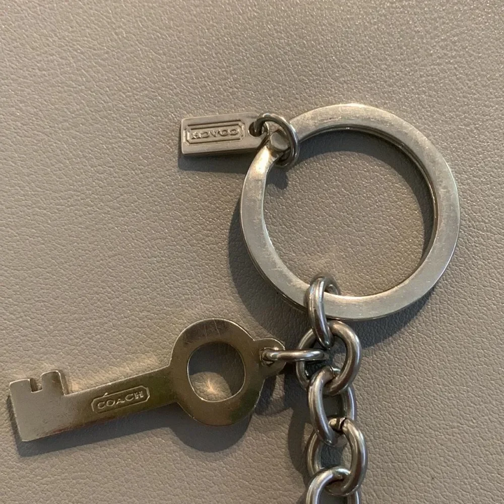 COACH Heart & Key Keychain - Picture 2 of 3